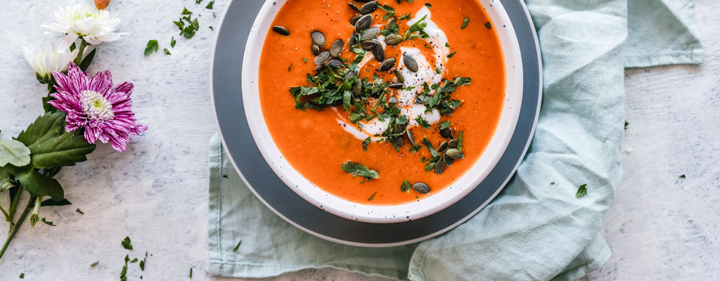 Warm your tummy this autumn by cooking these vegetarian soup recipes that will satisfy those food cravings and are bursting with seasonal flavours. 